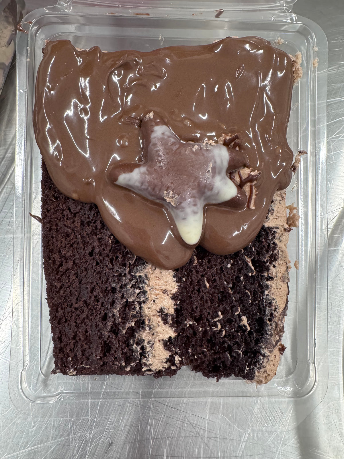 NUTELLA AND SEA SHELL CHOCOLATE PRALINE FUDGE CAKE